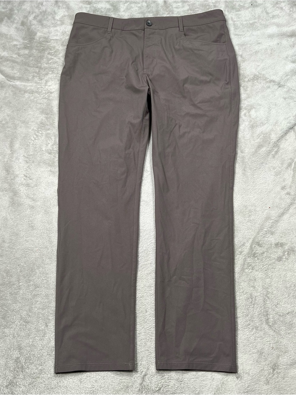 Vuori Meta Classic Pants Mens 36x29 Gray Performance Wicking Casual Stretch V430